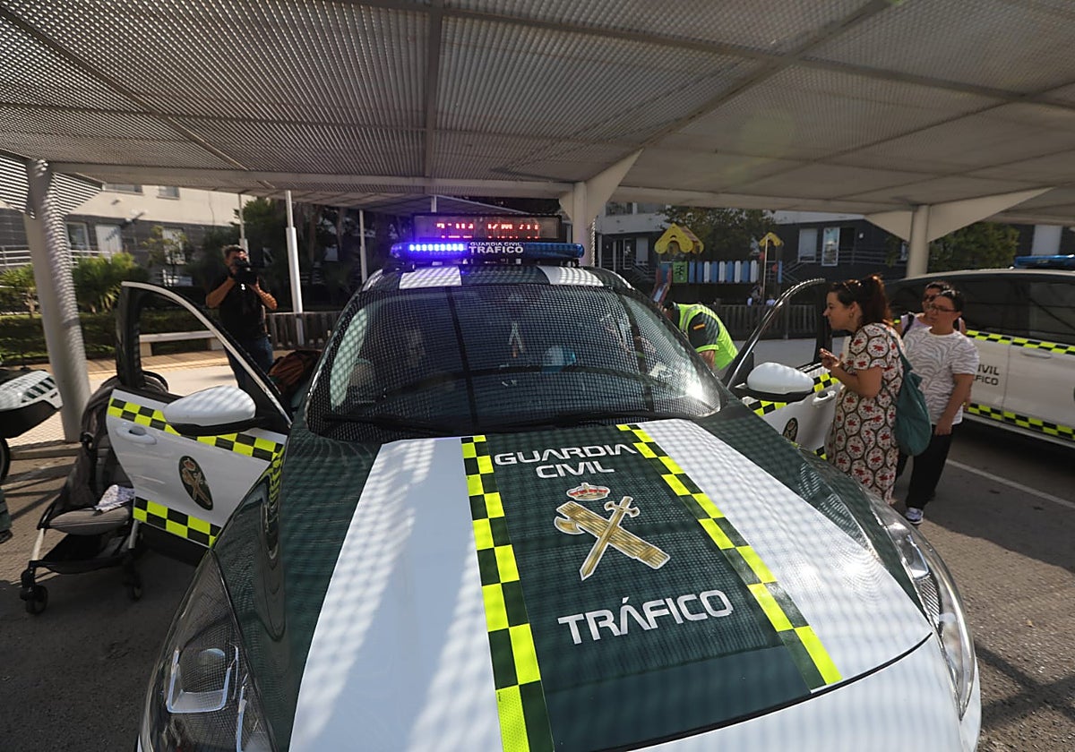 Fotos: Las imágenes de la jornada de puertas abiertas en la Comandancia de la Guardia Civil de Cádiz