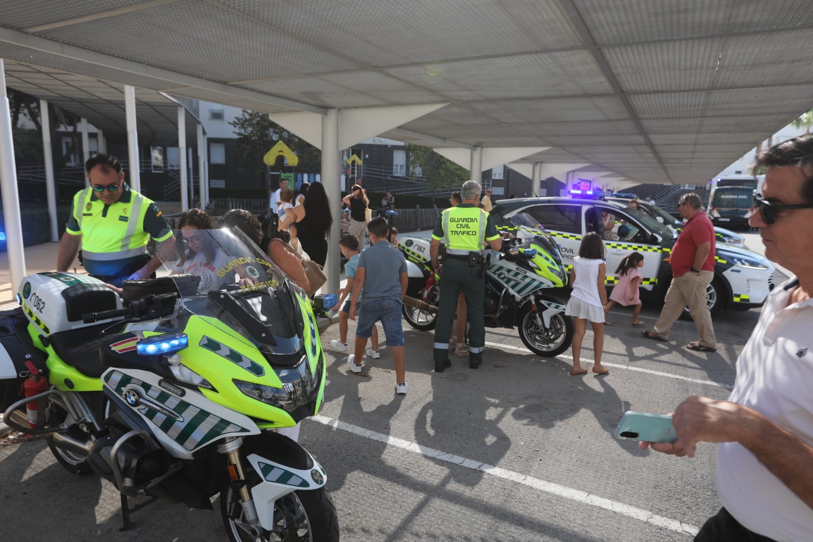 Fotos: Las imágenes de la jornada de puertas abiertas en la Comandancia de la Guardia Civil de Cádiz