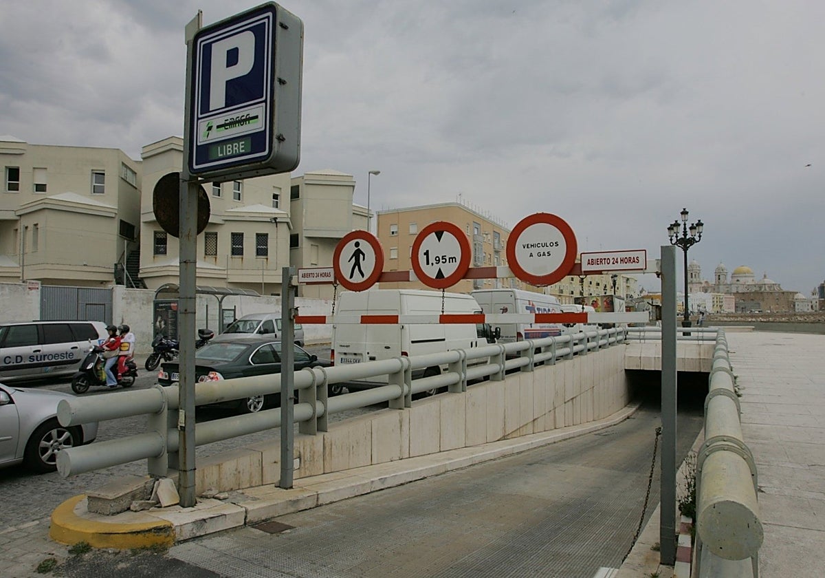 Izquierda Unida critica la «incapacidad» de Emasa ante la gestión en Segunda Agua y Barriada por las zonas de residente