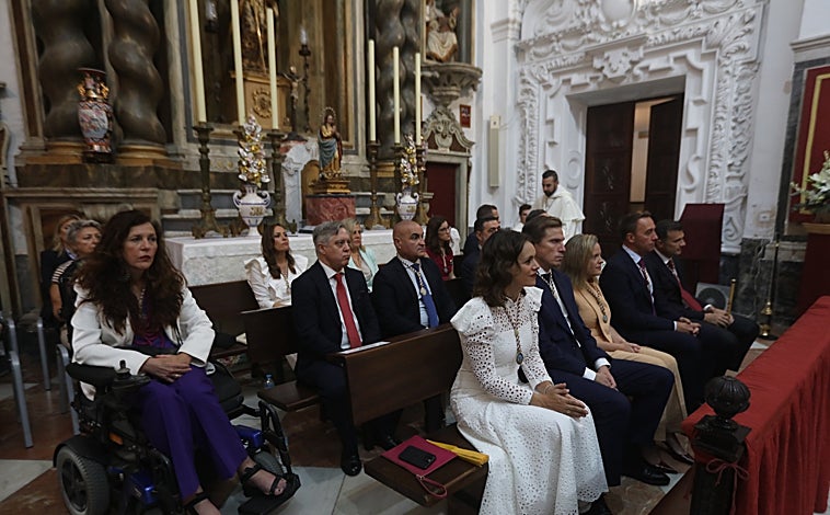 Imagen principal - Cádiz renueva el voto a su Patrona, la Virgen del Rosario