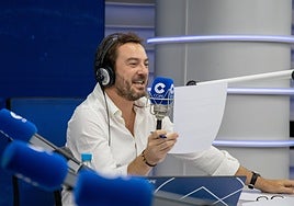 Jorge Bustos: «Trato de informar desde el humor y la ironía, cosas que en Cádiz se llevan en la sangre»