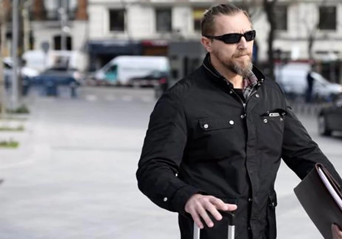 Piden 20 años de cárcel para el empresario jerezano que espió a Assange en Londres