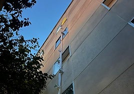 El preso fugado del hospital de Jerez: un 'spiderman' de 25 años al que le había picado una araña y que se fue en patinete