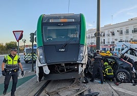 El tranvía a debate en Chiclana: «Se podría aumentar la seguridad para evitar más accidentes»
