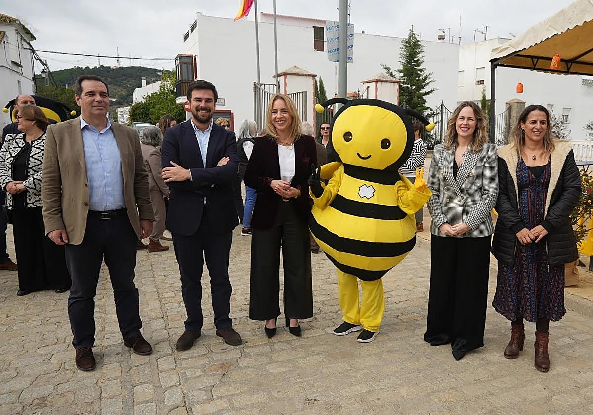Imagen de la inauguración de la Feria de la Apicultura del pasado año