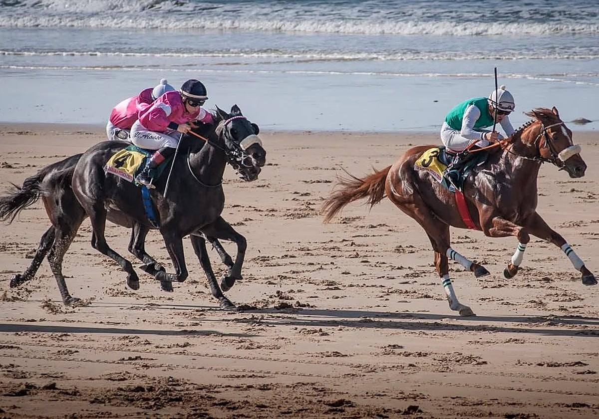 Imagen de las carreras de caballos de Zahara de los Atunes