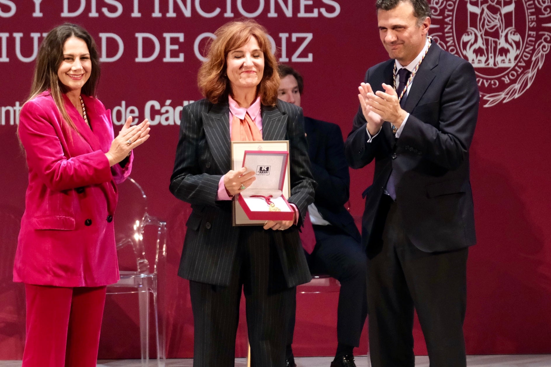 Fotos: La emoción marca la gala de entrega de Honores y Distinciones de Cádiz 2025