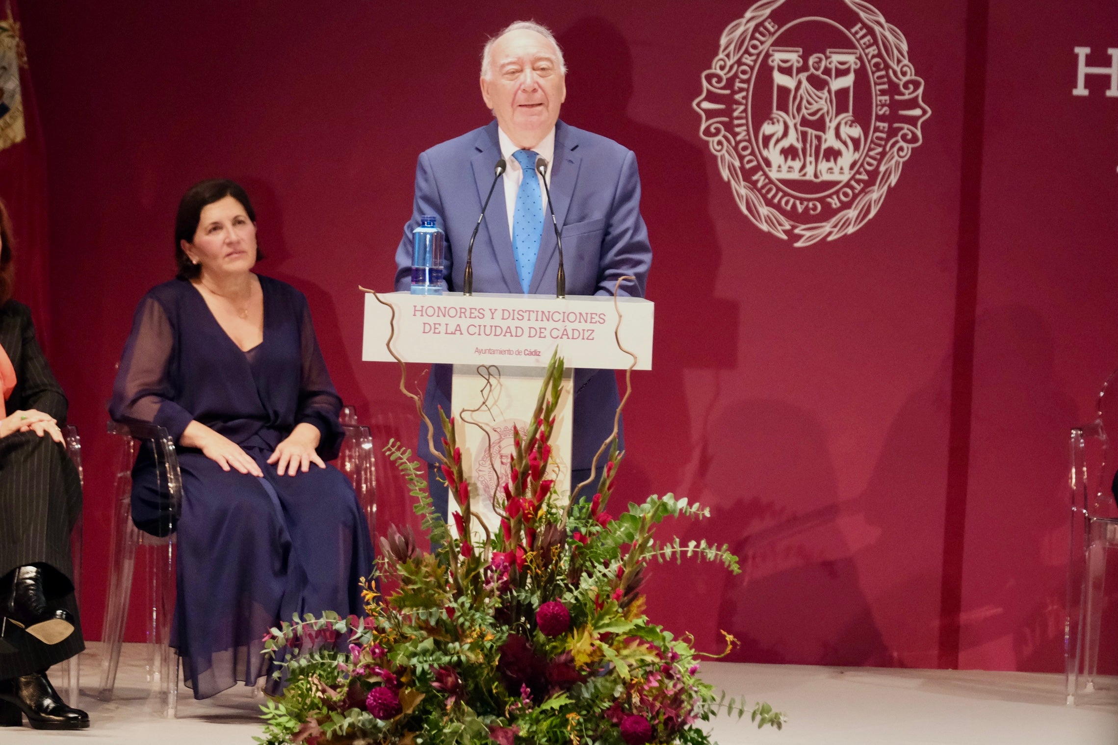 Fotos: La emoción marca la gala de entrega de Honores y Distinciones de Cádiz 2025