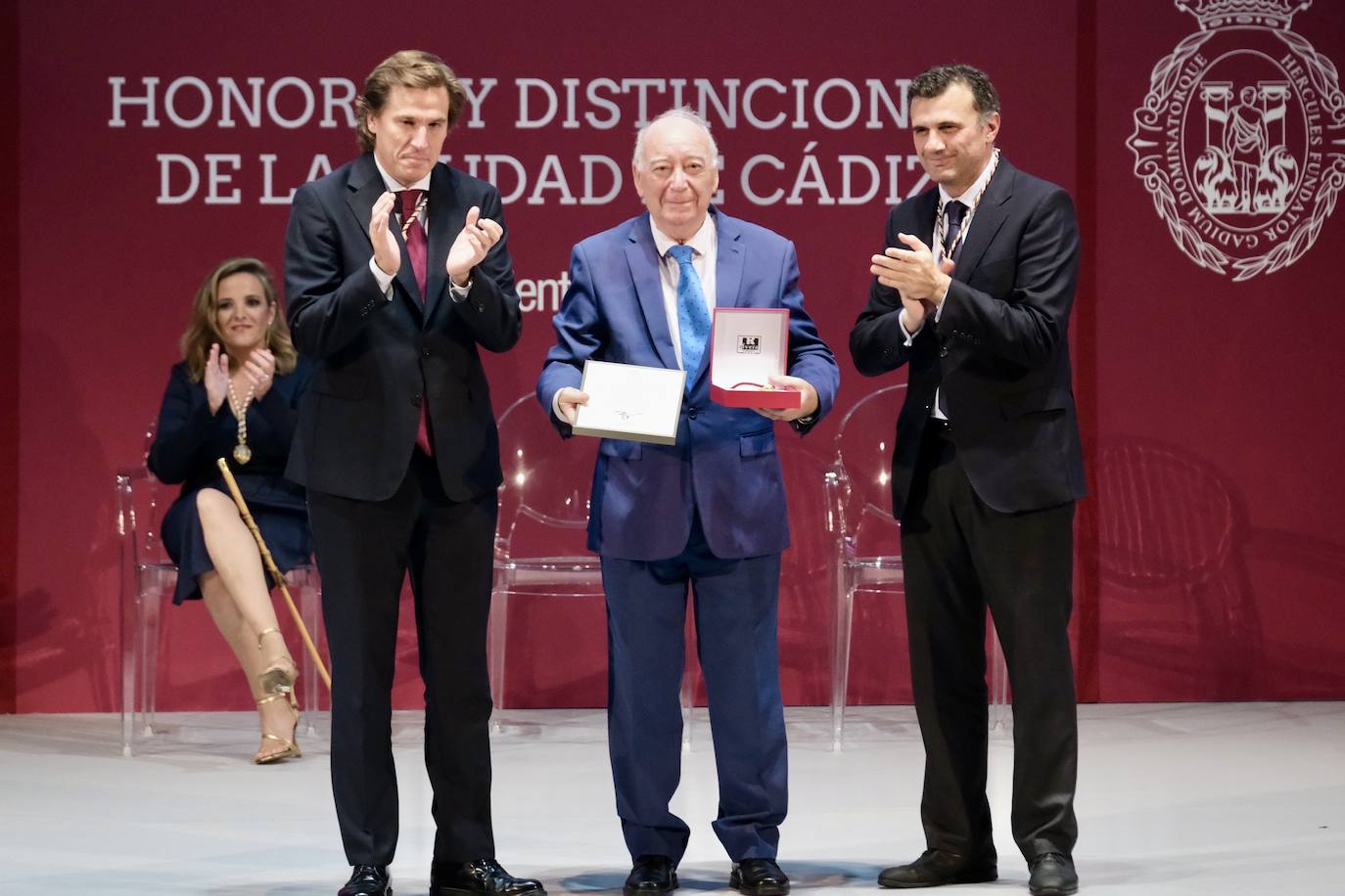 Fotos: La emoción marca la entrega de Honores y Distinciones de Cádiz 2025