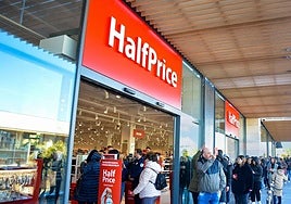 El outlet donde puedes comprar ropa de Ralph Lauren, Prada o Valentino al 50% llega a Cádiz: ¿Cuál es y dónde se encuentra?