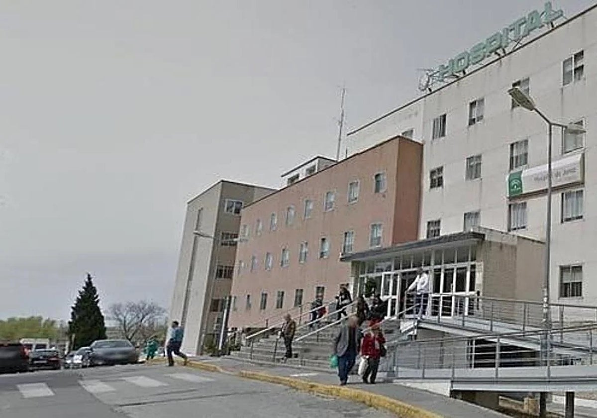 Entrada del hospital de Jerez