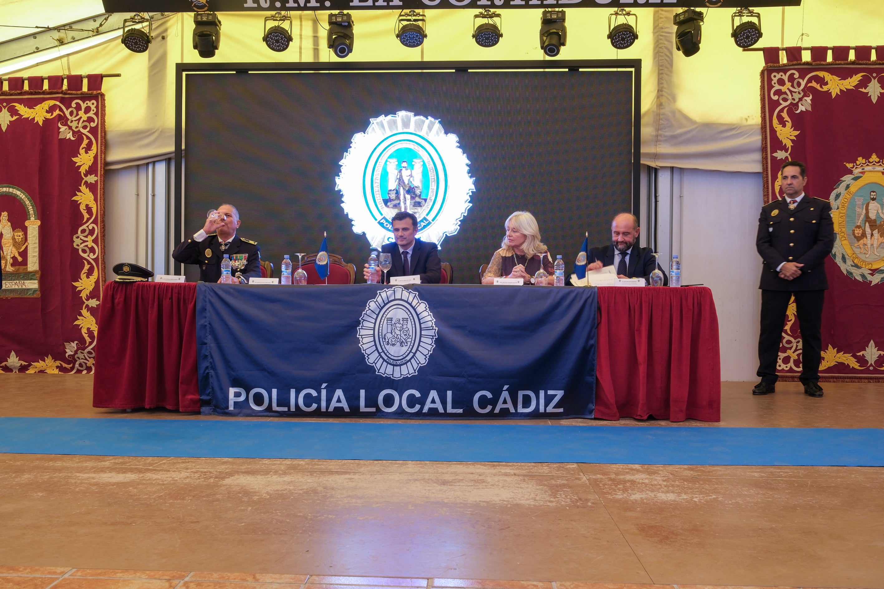 Honores al patrón de la Policía Local de Cádiz