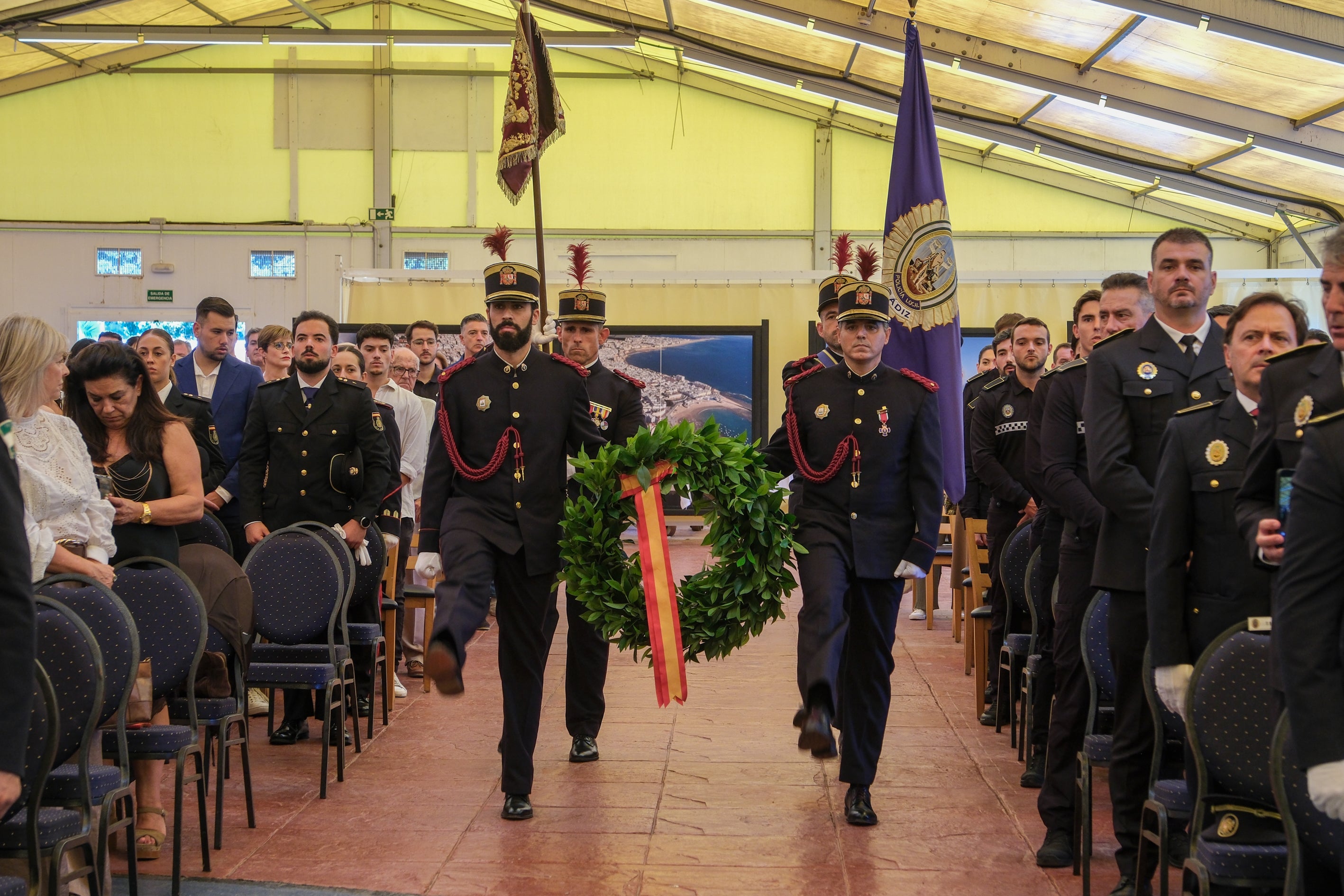 Honores al patrón de la Policía Local de Cádiz