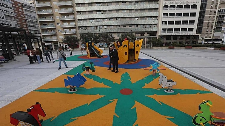 El Ayuntamiento de Cádiz licita el mantenimiento de las zonas de juegos infantiles