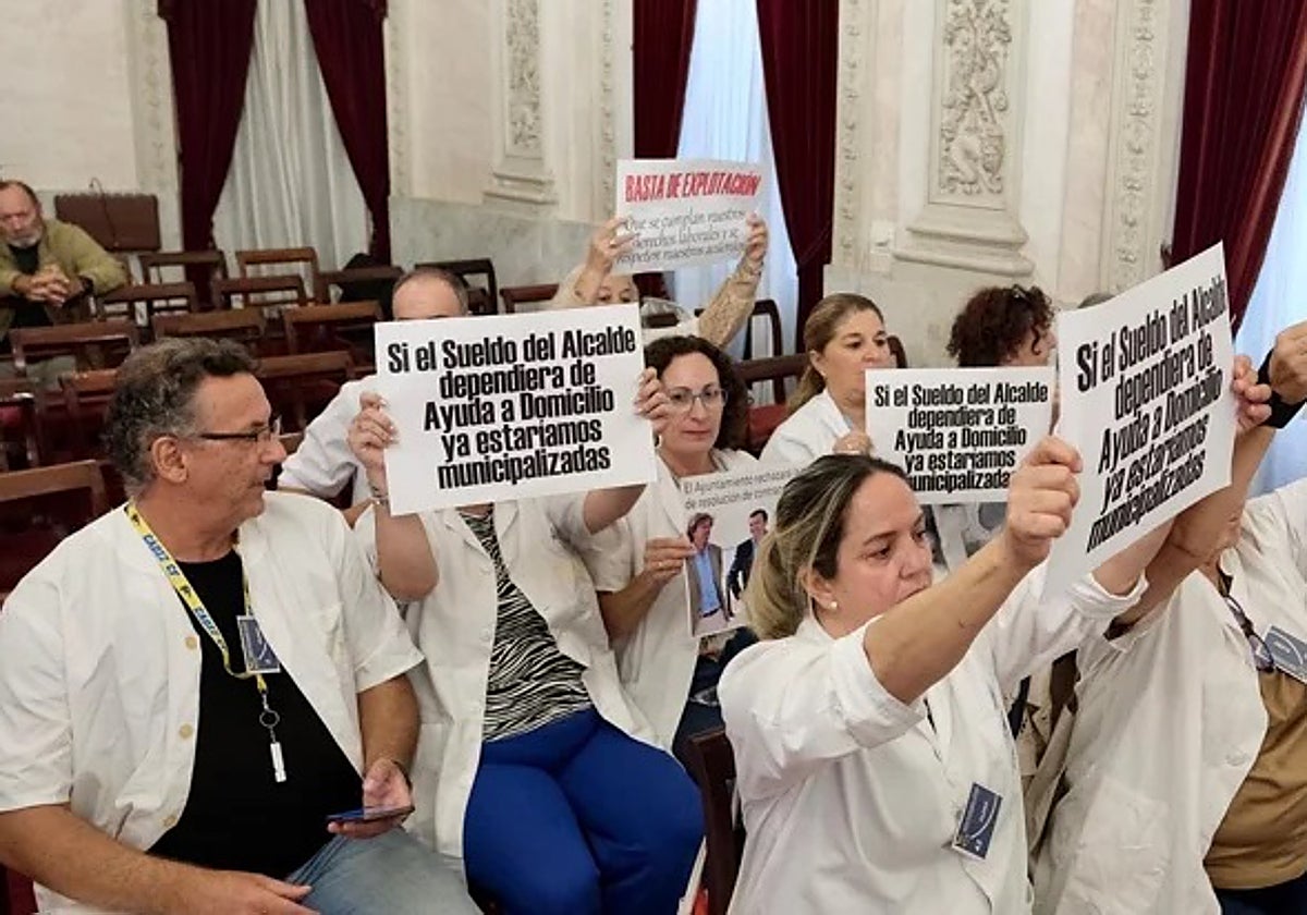 Protestas de las trabajadoras del Ayuntamiento de Cádiz, la pasada semana.