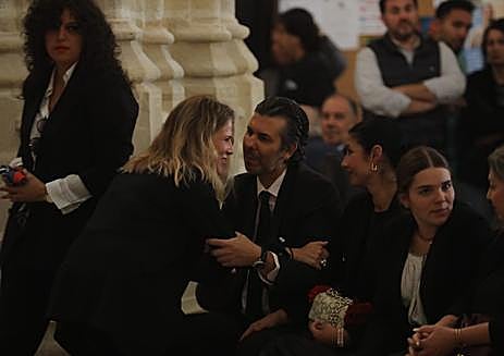 Imagen secundaria 1 - Palmas flamencas y arte taurino para despedir a Rafael de Paula: Jerez llora a su leyenda