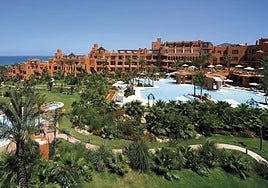 Así es el increíble hotel de la costa de Cádiz que ha sido nombrado como el mejor resort de lujo de Europa y de España 2025