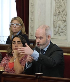 Imagen secundaria 2 - Maite González, Demetrio Quirós y José Ramón Ortega han debatido durante el pleno