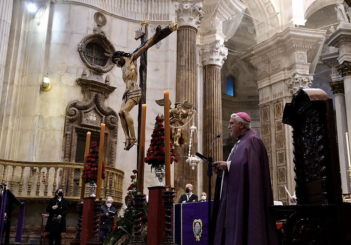 Zornoza, durante un Vía Crucis en la Catedral