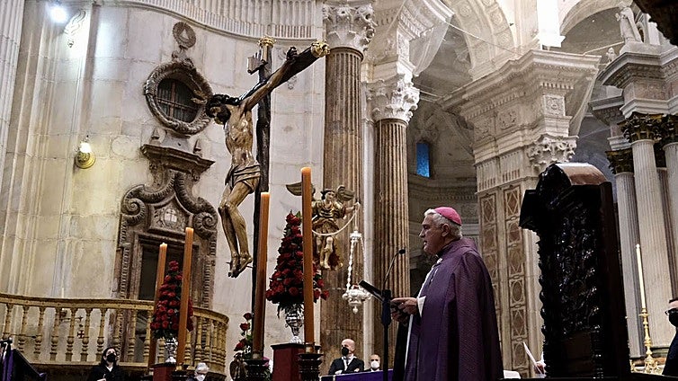 La investigación abierta al obispo Zornoza acelera el relevo en la diócesis de Cádiz