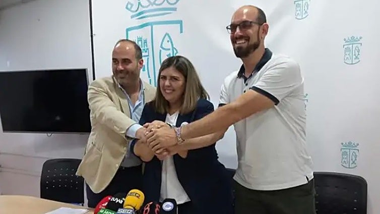 La alcaldesa de Conil, al juzgado investigada por supuesta permisividad con las viviendas ilegales