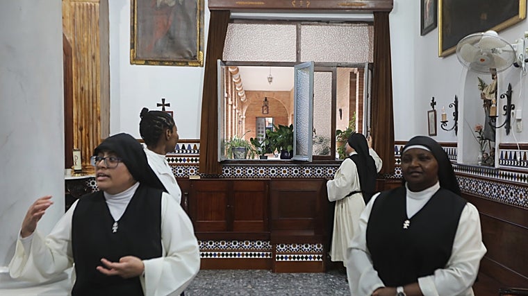 Las hermanas Esther, María, Guadalupe y Mónica.