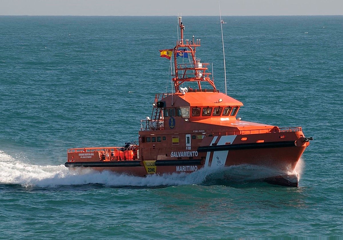 Sin noticias de los tripulantes de la narcolancha caídos al mar en Cádiz: este domingo se retoma la búsqueda