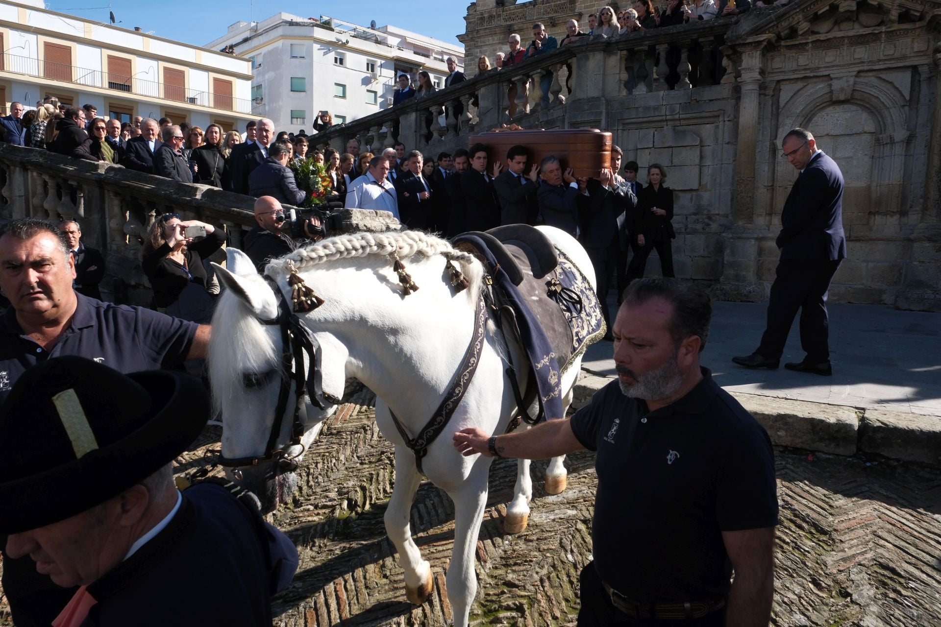 Fotos: Emotiva despedida a Álvaro Domecq Romero en la Catedral de Jerez