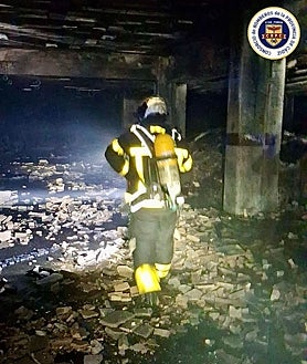 Imagen secundaria 2 - Así ha quedado el garaje calcinado en Puerto Real