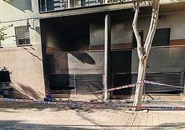 Valoran la habitabilidad del edificio desalojado por el incendio en su garaje en Puerto Real