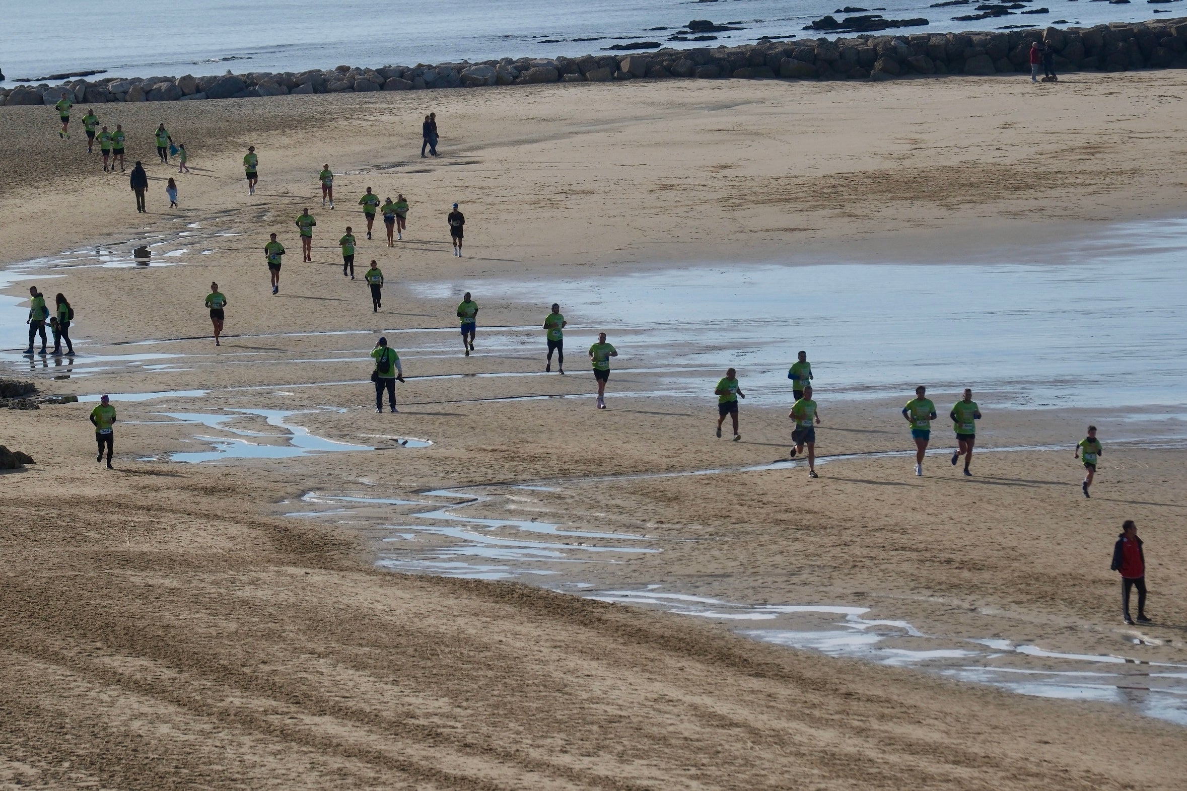 Más de 5.000 personas participan en la XI Carrera Cádiz en Marcha Contra el Cáncer