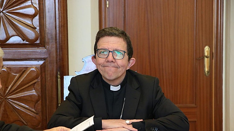 La Catedral de Cádiz acoge este sábado la misa de bienvenida a Monseñor Ramón Valdivia