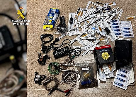 Imagen secundaria 1 - Fin a la oleada de robos en Villamartín: dos hermanos entre los tres toxicómanos detenidos por robar a personas mayores