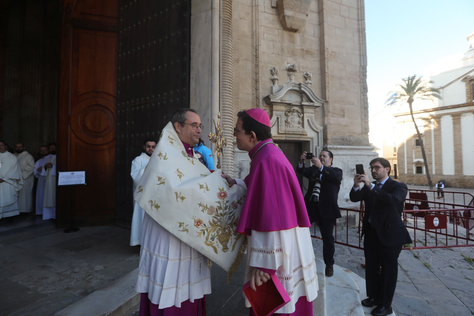 Fotos: Misa de presentación en Cádiz del administrador apostólico