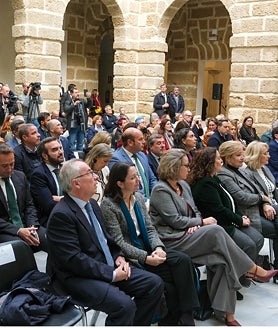 Imagen secundaria 2 - Mercedes Colombo reivindica el esfuerzo andaluz en el Día de la Bandera: «Nadie nos ha regalado nada»