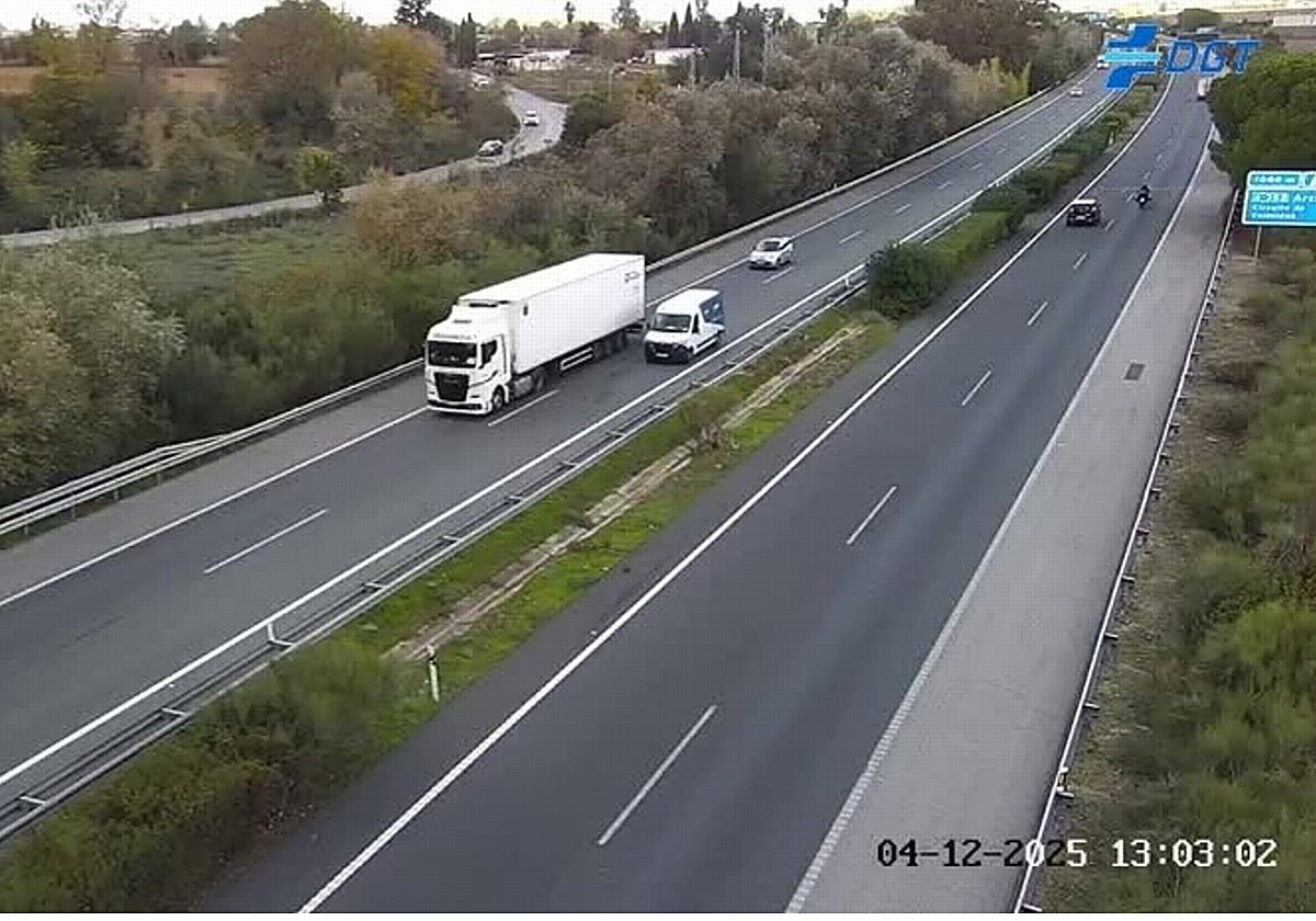 Imagen de las cámaras de la DGT en la autopista Cádiz-Sevilla
