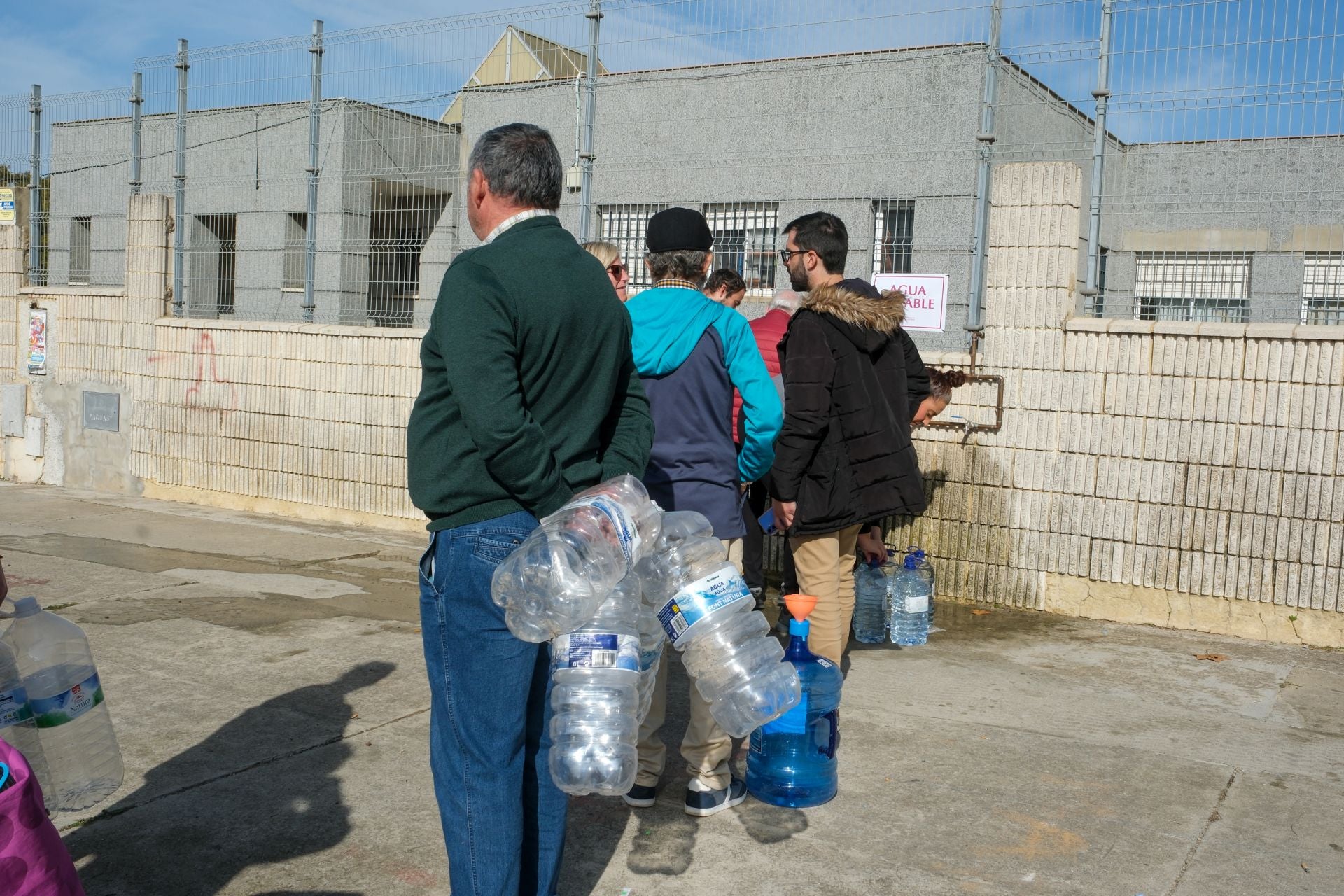Fotos: Una avería deja a varias zonas de Puerto Real sin agua