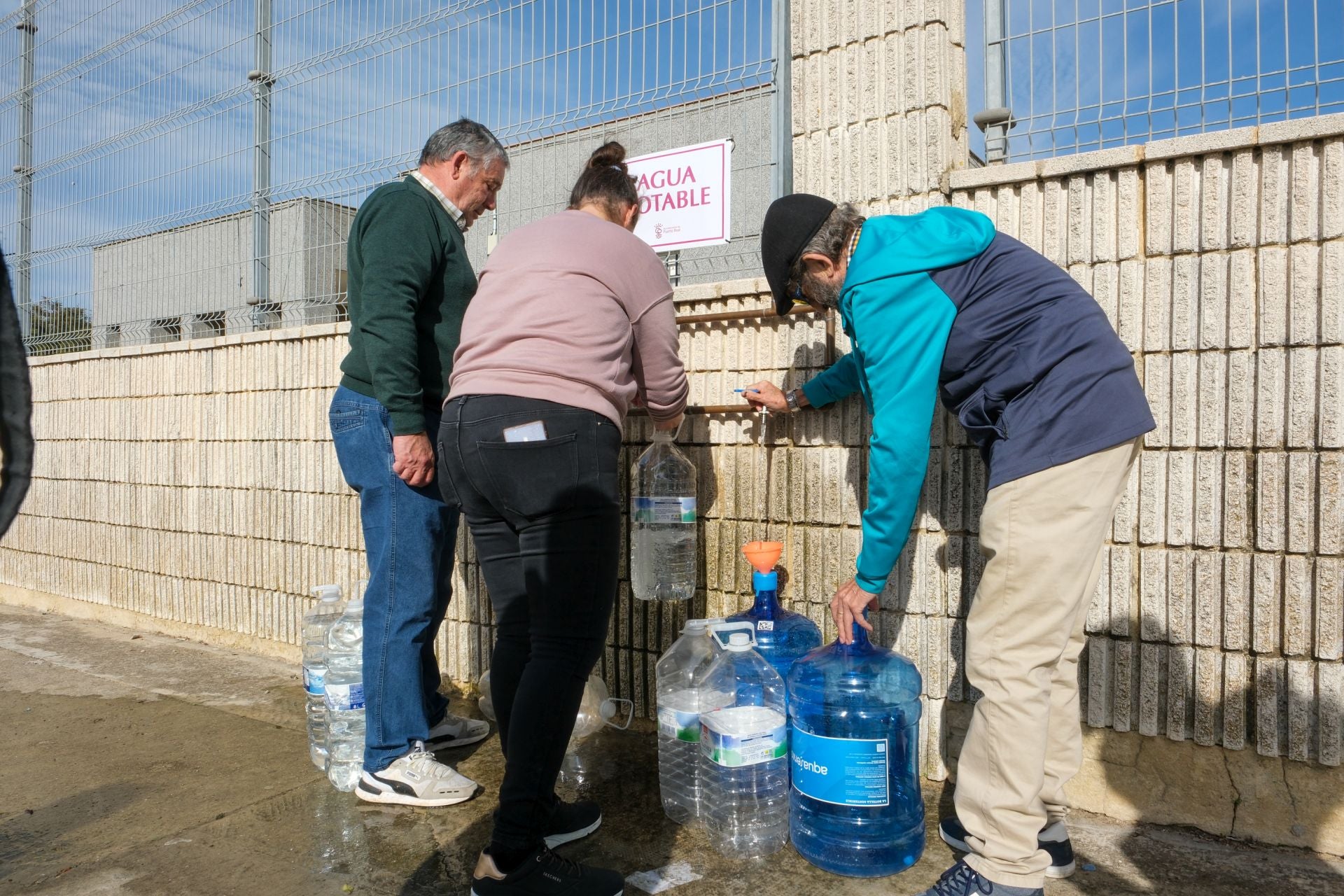 Fotos: Una avería deja a varias zonas de Puerto Real sin agua