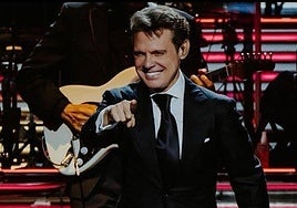 La curiosa exigencia de Luis Miguel durante su estancia en un espectacular hotel de la costa de Cádiz: «Pidió que le tiraran las sábanas»