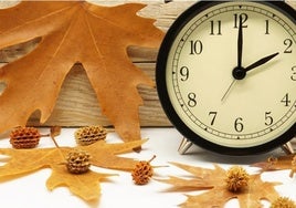 ¿Cuándo es el cambio de hora? Debo adelantar o atrasar el reloj en otoño