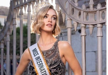 La modelo gaditana Alba Perez Boiget, elegida como Segunda Dama de Honor en el certamen Miss International 2024