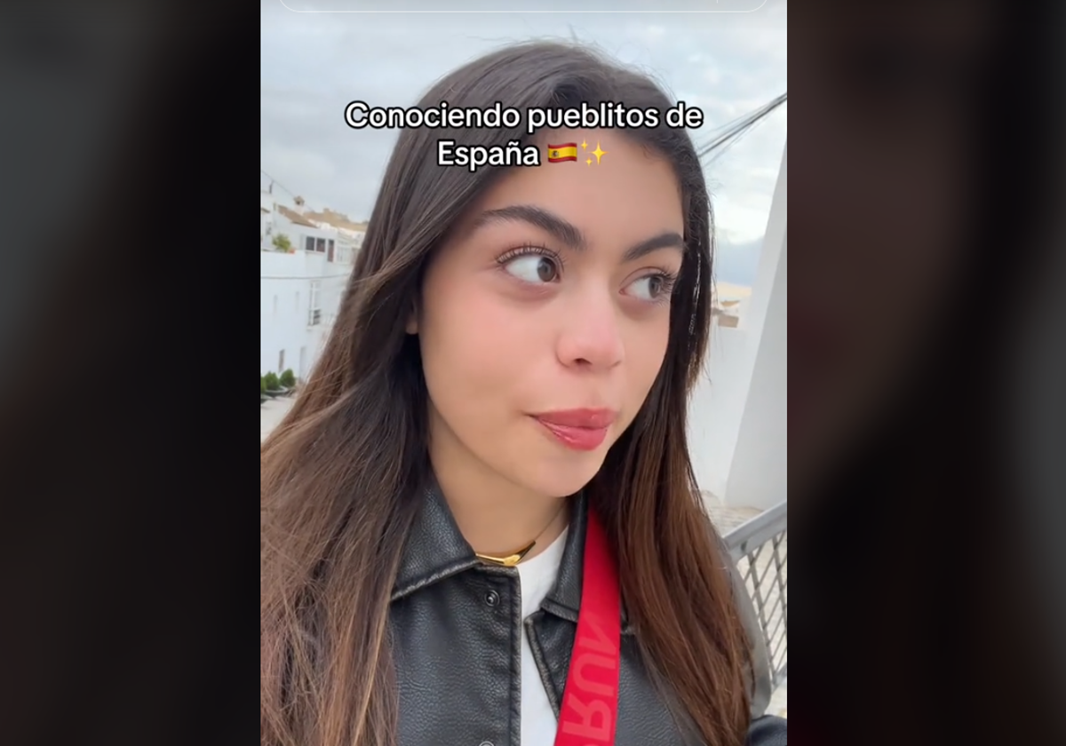 La influencer argentina que se ha enamorado de este pueblo de Cádiz: «Es muy tierno»