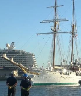 Imagen secundaria 2 - La Princesa Leonor llega a Las Palmas de Gran Canaria a bordo del &#039;Juan Sebastián de Elcano&#039;