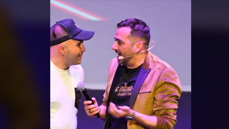Aguilera y Mení sacan a Kiko Rivera para improvisar en su espectáculo... y llaman a Anabel Pantoja