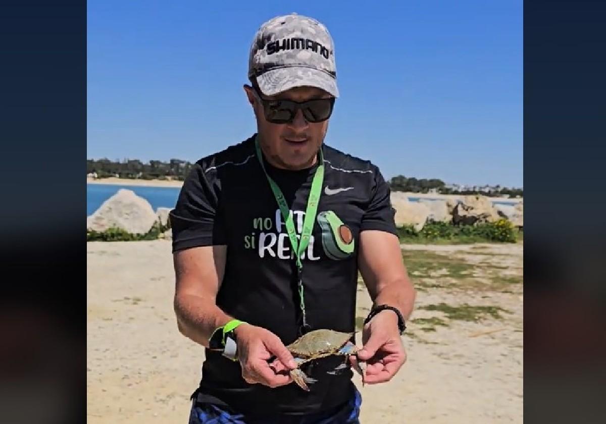 Un pescador de Cádiz alerta de una plaga