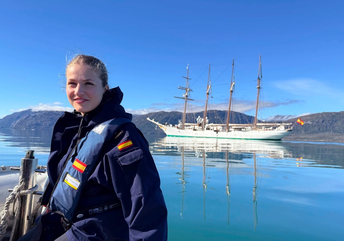 La princesa Leonor, abanderada en jura de bandera en el Juan Sebastián Elcano en Cartagena