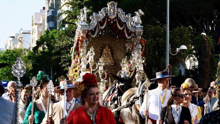 Imagen de la salida de la Hermandad del Rocío de Cádiz en 2024