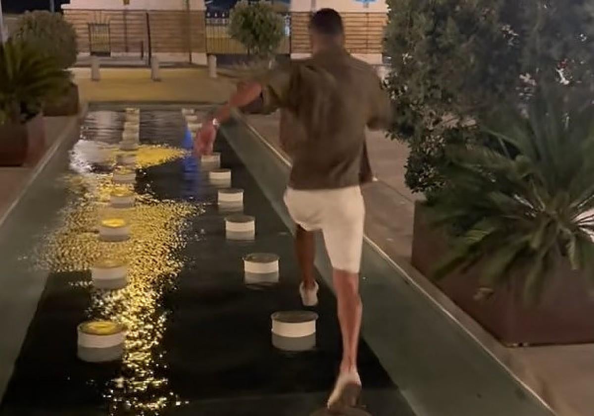 El curioso reto que hicieron unos canarios en pleno centro de Cádiz