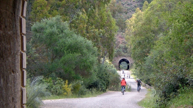 Esta es la increíble ruta de senderismo por Cádiz que recomienda la revista Viajar: «Puedes ver lugares de ensueño»