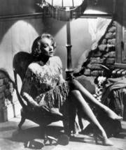 La Dietrich en una imagen de «Testigo de cargo» (1958), de Billy Wilder
